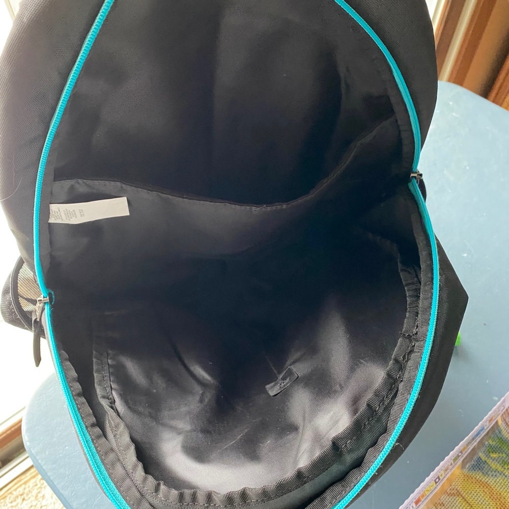 Backpack - Picture 4 of 4